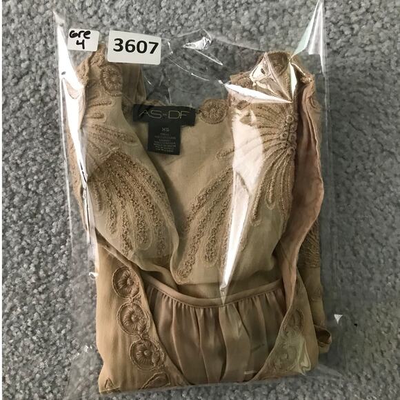 AS by DF Top Womens Size XS Tan Deep V-Neck Sleeveless Embroidered - Picture 6 of 6